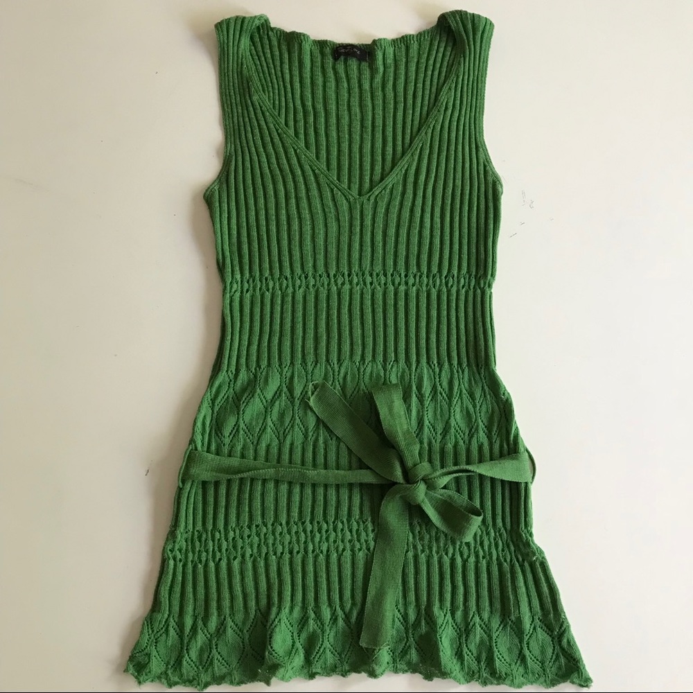 V-neck Sweater Tank Top • F21